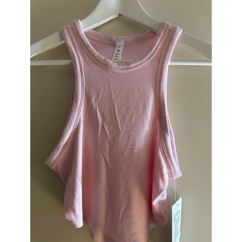 (NWT) Lululemon Hold Tight Cropped Tank Size 6